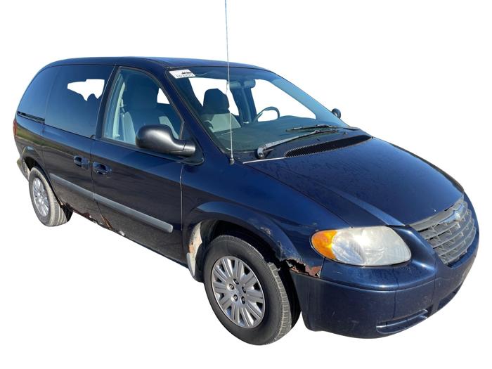 2006 chrysler town-&-country base with 220078 miles for sale near elk-river, minnesota 125e8d21d06243ecaed36b1f93f26c08.jpg
