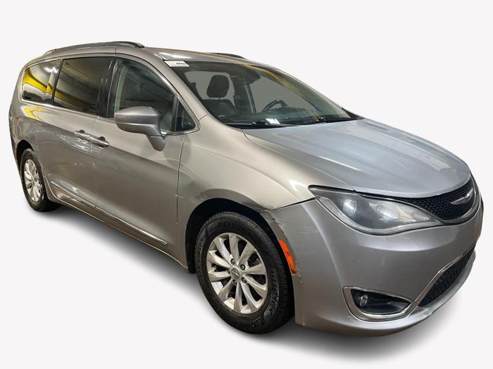 2017 chrysler pacifica touring-l with 146565 miles for sale near elk-river, minnesota 128b85ba52ea48f3850fd26d51e92bdd.jpg