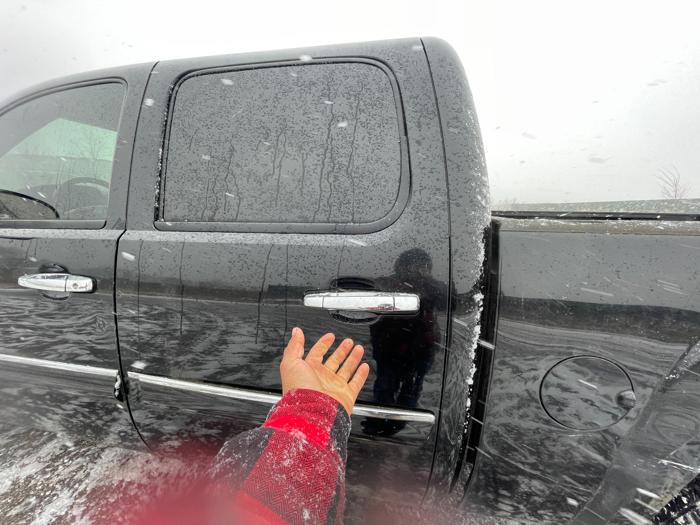 2009 gmc sierra sle with 188119 miles for sale near elk-river, minnesota 129dfc990bcc4d639f60e4eb18501db3.jpg