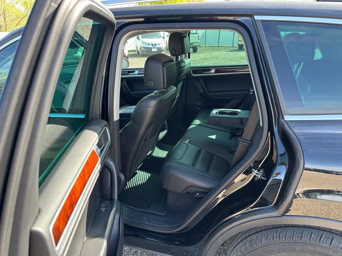 2013 volkswagen touareg vr6-lux with 164287 miles for sale near elk-river, minnesota 12d2a1e04eb8447982412eaea265550d.jpeg