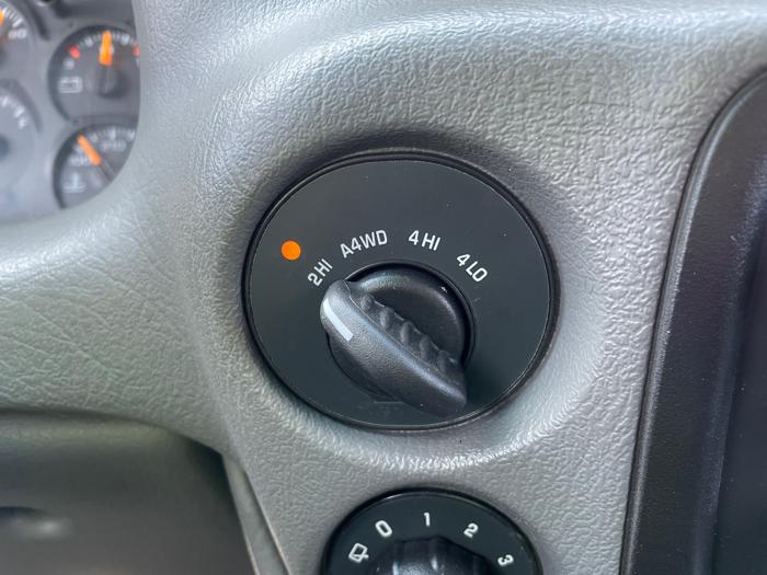 2004 chevrolet trailblazer ls-4wd with 185080 miles for sale near elk-river, minnesota 13b0ffab6c2a4baba366c7b43aad745e.jpeg