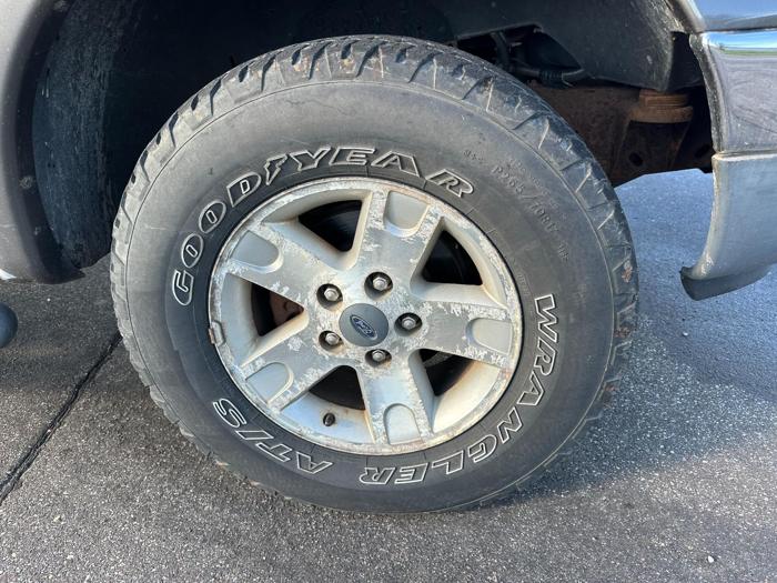 2003 ford f-150 xl-supercab-4wd with 125941 miles for sale near elk-river, minnesota 13bb6be566f042fa922d392bc0e8bcc3.jpg