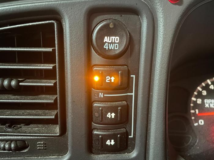 2003 chevrolet silverado base with 255711 miles for sale near elk-river, minnesota 140da5e45ddd467d9506790530e09feb.jpg