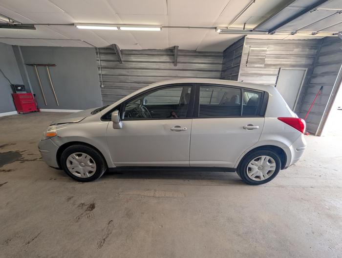 2011 nissan versa 1.8-sl-hatchback with 202864 miles for sale near elk-river, minnesota 145874fc1a2f40459a27d6ee3089c303.jpg