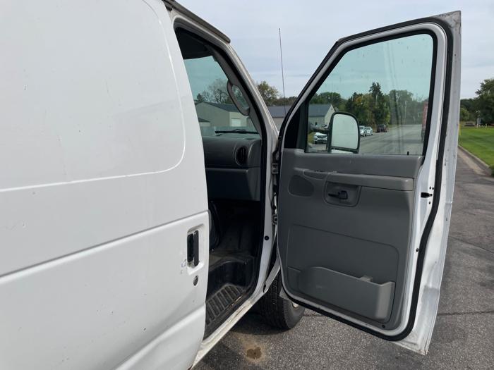 2006 ford econoline e-250 with 217735 miles for sale near elk-river, minnesota 1480c19e041840499a3dcc796d934850.jpeg