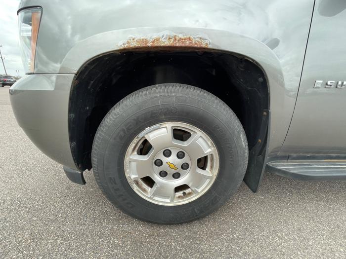 2009 chevrolet suburban lt1-1500-4wd with 253232 miles for sale near redwood-falls, minnesota 1487e8a0875140bebc923e235c60e1cd.jpeg