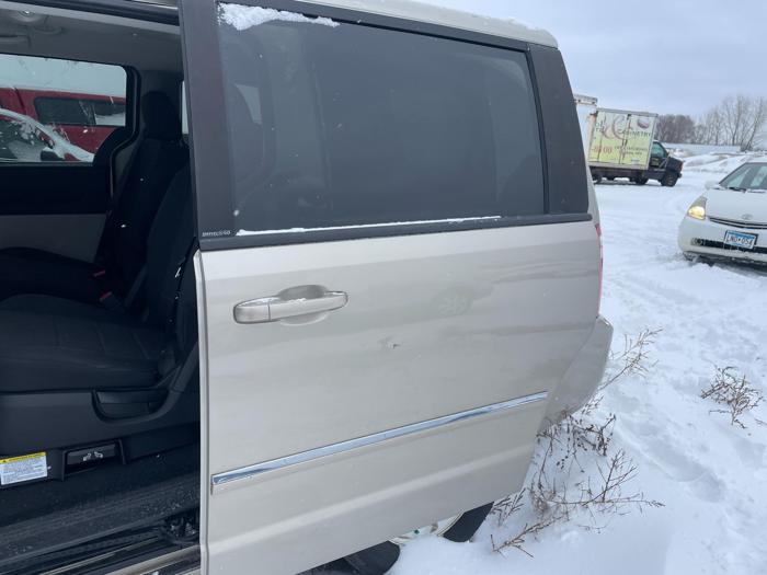 2008 dodge caravan-grand-caravan sxt with 195930 miles for sale near elk-river, minnesota 149f114d60704191bd34455d69edaa72.jpg