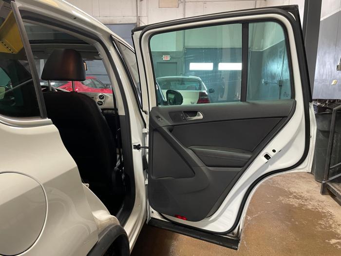 2017 volkswagen tiguan sport with 124882 miles for sale near elk-river, minnesota 14b19631b9774bb9be99cd8134885411.jpg