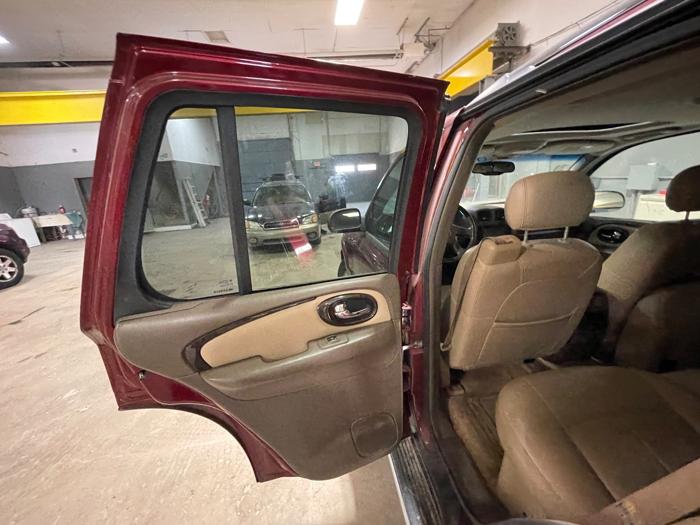 2006 buick rainier cxl-awd with 218269 miles for sale near elk-river, minnesota 14b74de1d5434d639ff3284a2405a82f.jpeg