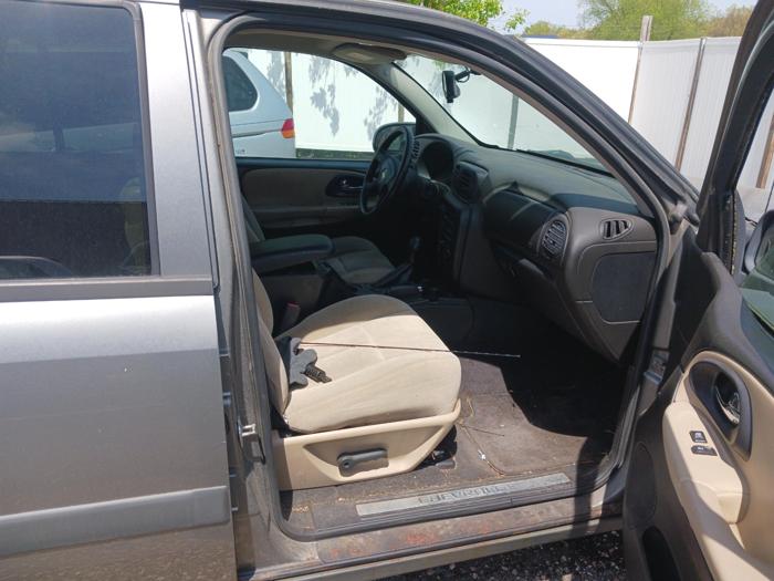 2005 chevrolet trailblazer ls-4wd for sale near elk-river, minnesota 14cbf4155feb4ae7aeeb54bd98d70a30.jpg