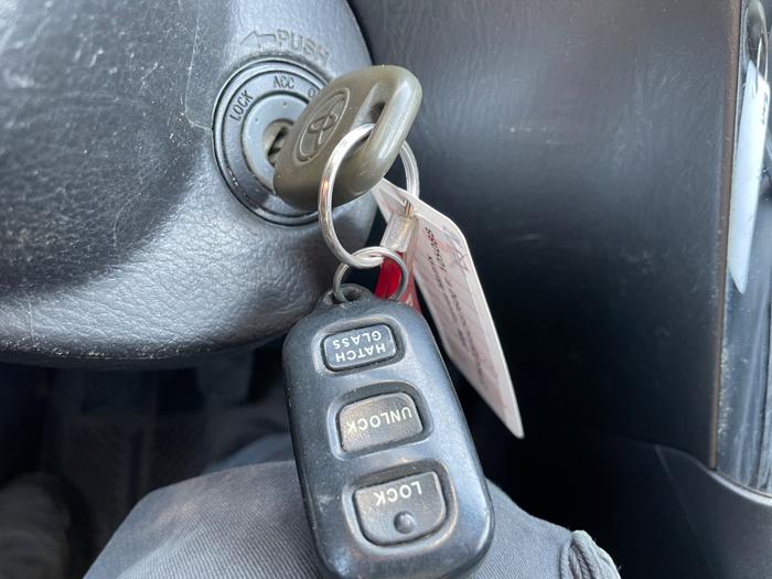 2006 toyota matrix 2wd with 192639 miles for sale near elk-river, minnesota 14eed1a054c64082818ada7e56c508af.jpeg