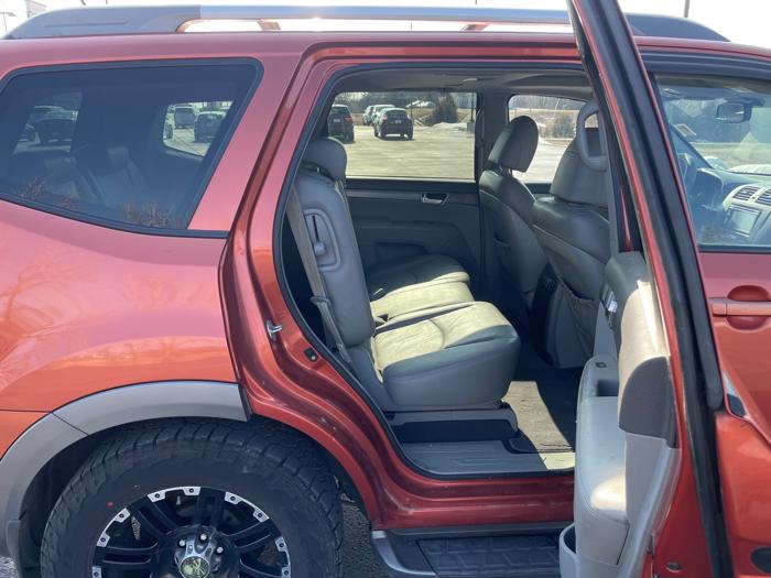 2009 kia borrego ex-v8-4wd with 221382 miles for sale near clearwater, minnesota 153cda92c0384a2ea1a3b7715f900a1a.jpeg