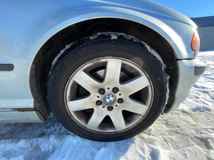 2001 bmw 3-series 325i with 225288 miles for sale near elk-river, minnesota 15614ea65b994e24a00a253664b9d01d.jpeg