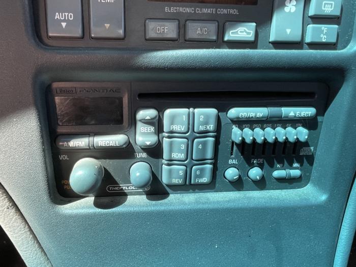 1998 pontiac bonneville se with 227351 miles for sale near elk-river, minnesota 156a336bdb0743699b66ea16c75a4c7e.jpg