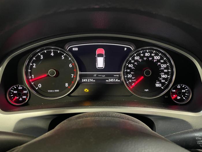 2012 volkswagen touareg lux with 249274 miles for sale near elk-river, minnesota 15781e89d3eb4d72b0c781c58b0f89cb.jpg