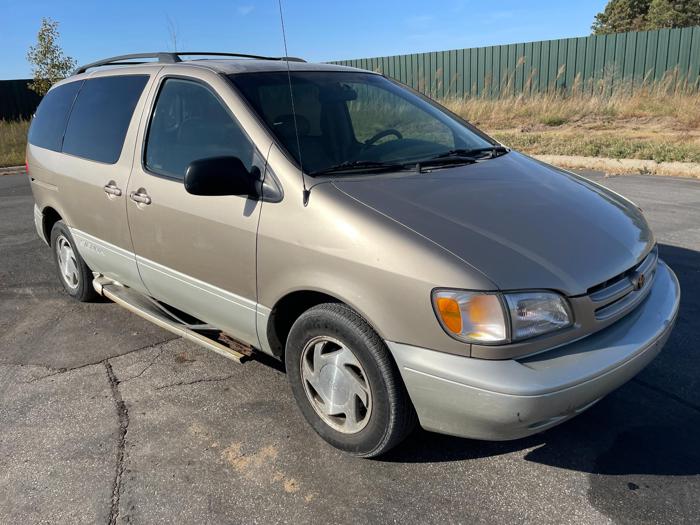 2000 toyota sienna le-xle with 135067 miles for sale near elk-river, minnesota 159793bee9264d9a88981a439ff120b4.jpg