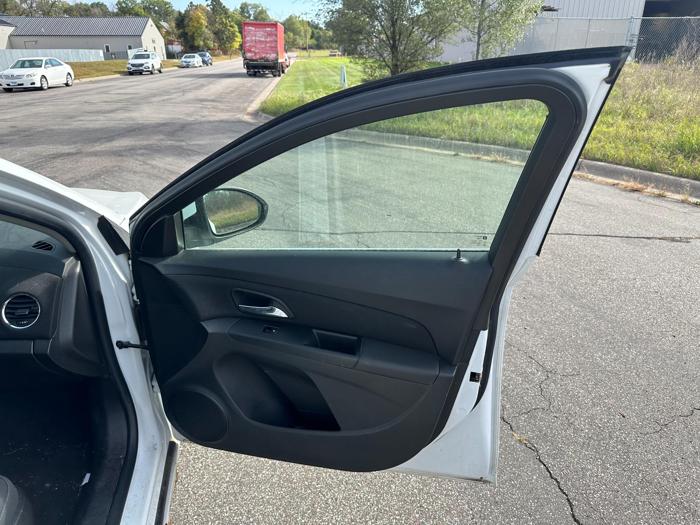 2014 chevrolet cruze 1lt-auto with 222337 miles for sale near elk-river, minnesota 15ad5f4c310b4647aa9cc2e2b4a4ef15.jpg