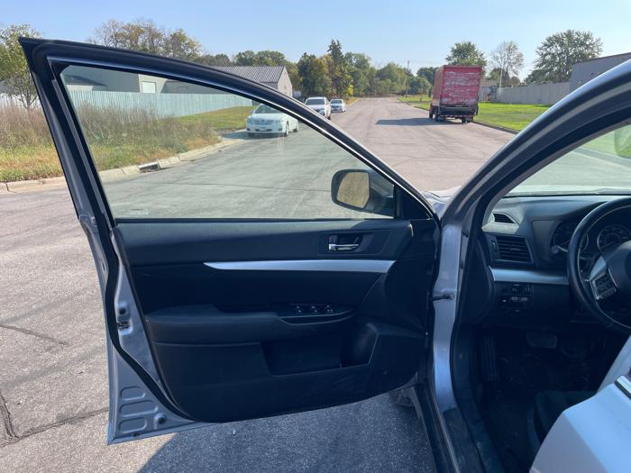 2013 subaru outback 2.5i-premium with 177188 miles for sale near elk-river, minnesota 15db5e8e7088456fb8ee448e82993524.jpeg
