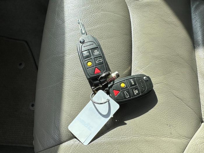 2007 volvo xc70 cross-country with 147108 miles for sale near elk-river, minnesota 161aa199540a44ccbfeb089689473885.jpg