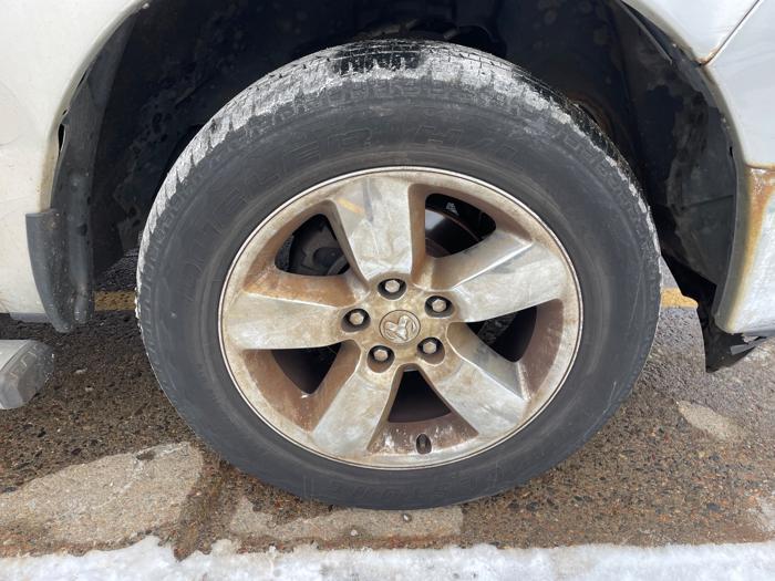 2015 ram 1500 slt-crew-cab-swb-4wd with 128735 miles 16490d817a104401907d57c28610e603.jpeg