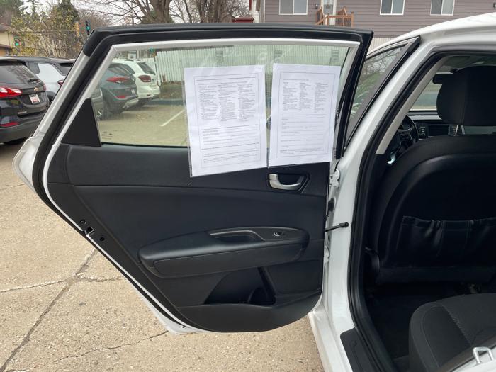 2017 kia optima lx with 98336 miles for sale near saint-paul, minnesota 1652b97ae73d48dc8100df2af7a42f97.jpeg