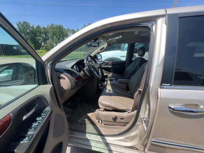 2013 chrysler town-&-country touring-l with 219628 miles for sale near savage, minnesota 1653638024424f7f8c37dd075d007ea7.jpeg