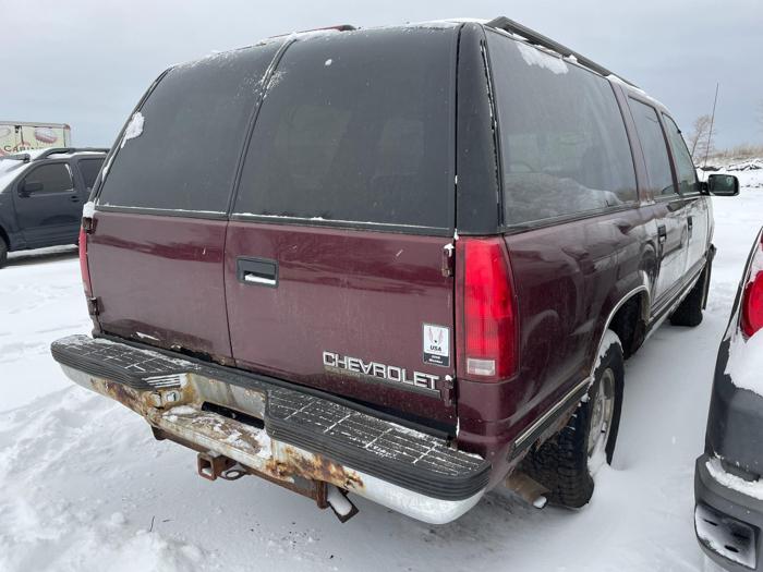 1999 chevrolet suburban ls with 123885 miles for sale near elk-river, minnesota 167d6427f15e4d3bb9ed51e96d80d58d.jpg