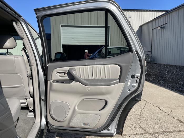2003 toyota sequoia limited with 147145 miles for sale near elk-river, minnesota 16808ab62d7b4b55acee7c3e7e414f9a.jpg