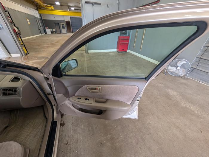 1998 toyota camry ce with 254604 miles for sale near elk-river, minnesota 16d4c18ab2824b259a6a1f542041f5ef.jpg