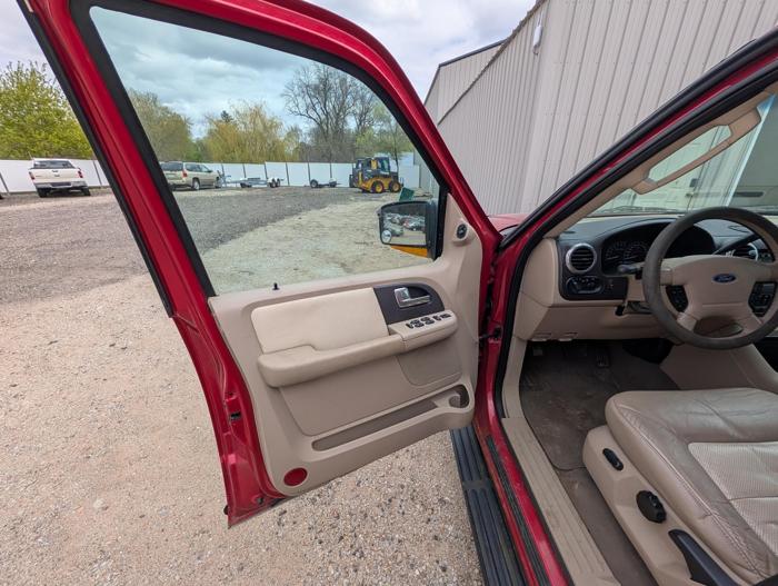 2003 ford expedition eddie-bauer-4wd with 185881 miles for sale near elk-river, minnesota 16de6c12f8204a84961e4afef4af2872.jpg