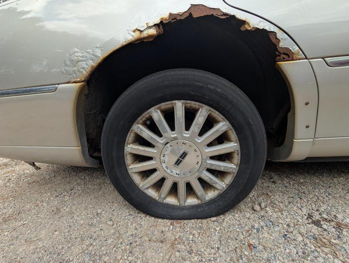 2003 lincoln town-car signature for sale near elk-river, minnesota 16f4327977474fc9bfe8df780143de99.jpg