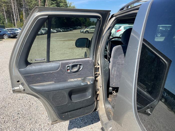 2000 chevrolet blazer ls-4-door-4wd for sale near elk-river, minnesota 17691ef9010e4953ba8f063e093ee252.jpeg