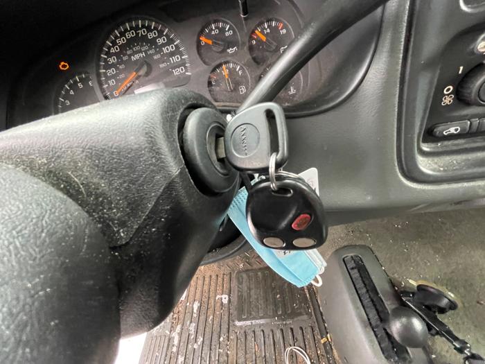 2004 chevrolet silverado-1500 ext.-cab-short-bed-4wd with 157564 miles for sale near elk-river, minnesota 176cc1edcc34425383ec1e259eb2a496.jpeg