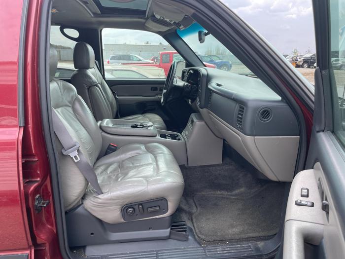 2001 chevrolet suburban 1500 with 236426 miles for sale near elk-river, minnesota 1781a97115214dcbbbfdba8153bb0068.jpg