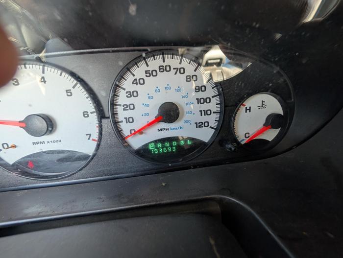 2001 dodge stratus sedan-se with 193693 miles for sale near elk-river, minnesota 180259a2df644e4faf5d1bd789d056bf.jpg
