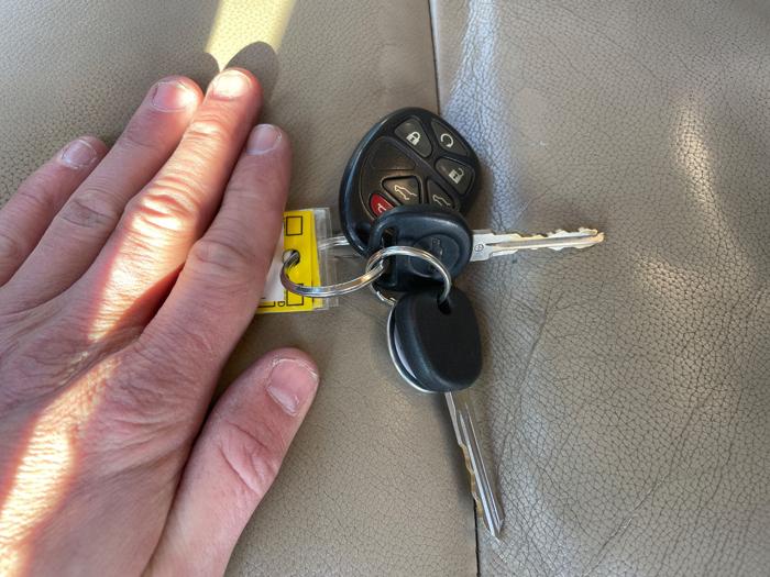 2007 chevrolet suburban lt1-1500-4wd with 255688 miles for sale near fridley, minnesota 183aa44b7a9248a6b2a71424b8729d21.jpeg