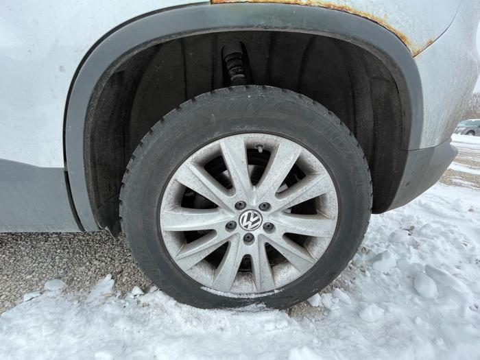 2009 volkswagen tiguan se with 101595 miles for sale near elk-river, minnesota 18ce6ea032c64c17826ce448d16040f1.jpeg