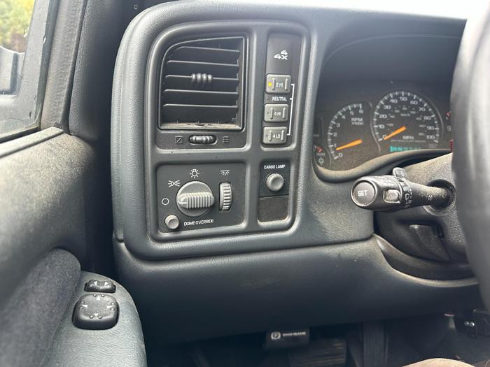 2001 chevrolet silverado-2500hd ext.-cab-4wd with 64139 miles for sale near elk-river, minnesota 18f1bb445a88449ba230749cd5ed6254.jpg
