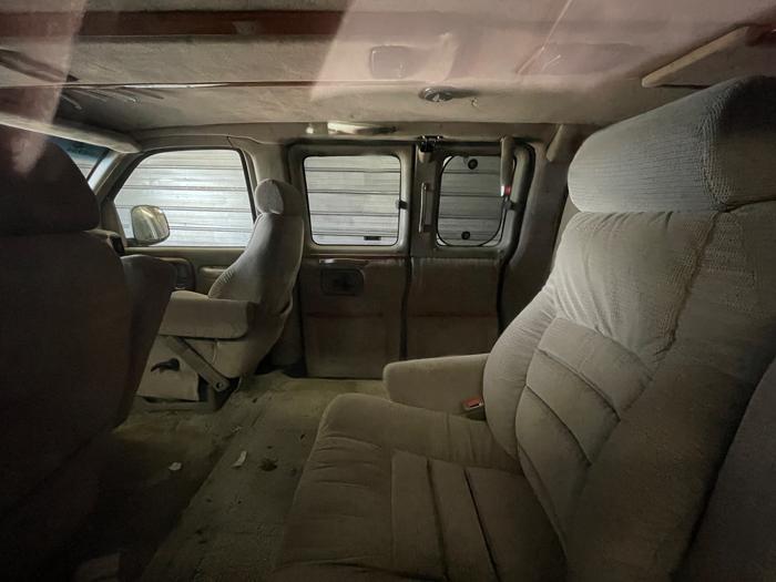 2002 chevrolet express 1500-cargo with 207977 miles for sale near elk-river, minnesota 1924f43b5c4540ffb403c50cda07eb45.jpeg