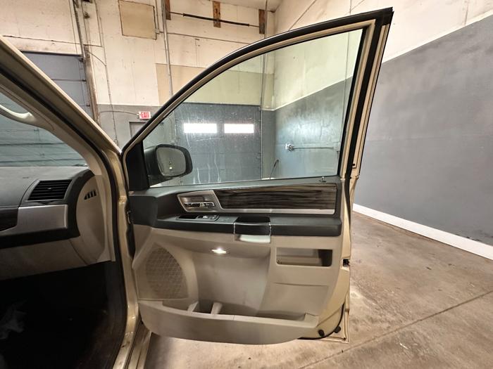 2010 chrysler town-&-country touring with 243937 miles for sale near elk-river, minnesota 1938f25b58e147c6b336e258254c36a7.jpeg