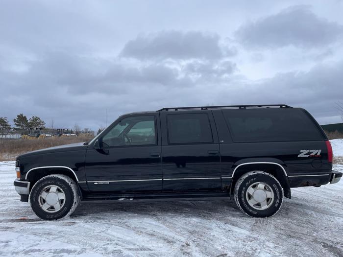 1996 chevrolet suburban with 227941 miles for sale near elk-river, minnesota 193eec15c418484cb0e0dc37721ab0f0.jpg