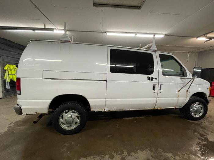 2000 ford e-250 with 144106 miles for sale near elk-river, minnesota 1981e4617af6458396bc297fc4dca176.jpg