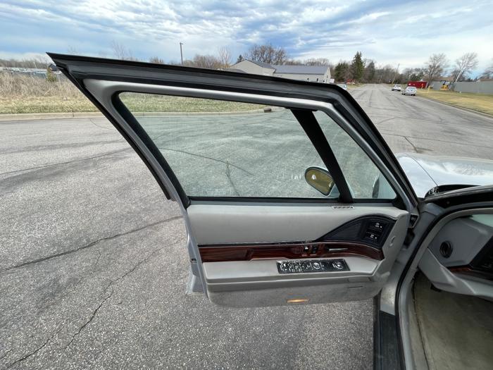 1998 buick lesabre limited with 156670 miles for sale near elk-river, minnesota 1996ceca8bdf49f4b35d991000e56072.jpeg