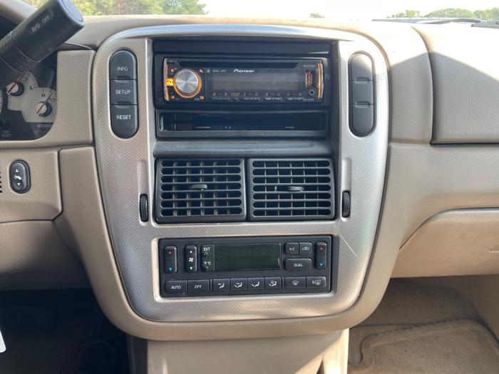 2004 mercury mountaineer convenience-1 with 231936 miles for sale near elk-river, minnesota 19a376b527f84fc28354e101253444a0.jpeg