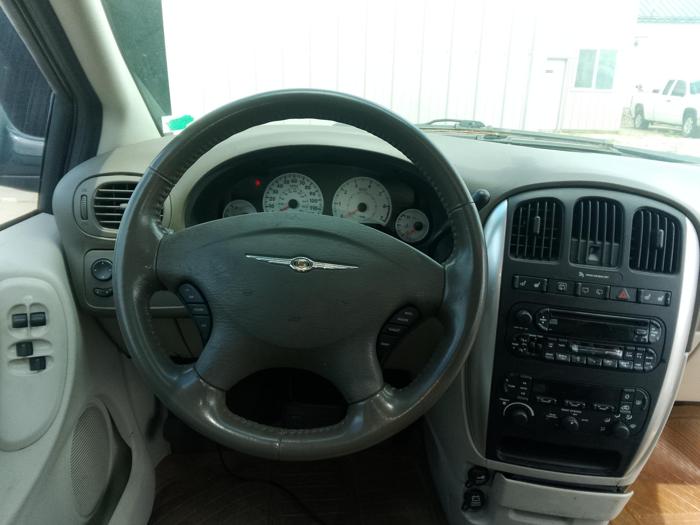 2006 chrysler town-&-country touring with 173423 miles for sale near elk-river, minnesota 19ab9d9b8371491ea0a97e49e6022ed0.jpg