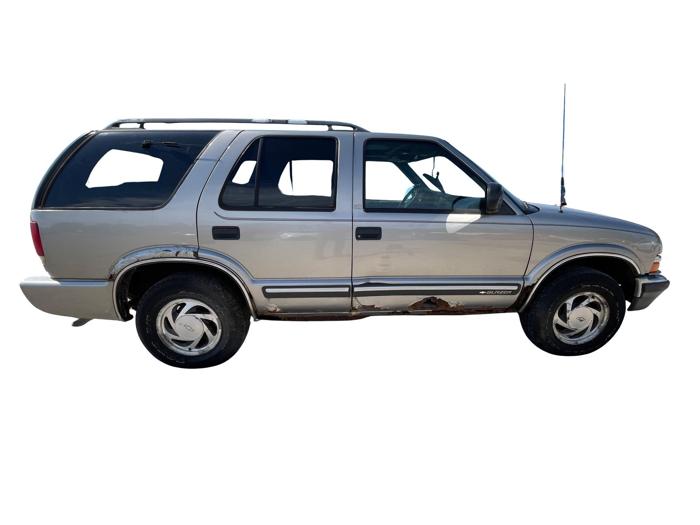 2000 chevrolet blazer ls-4-door-4wd for sale near elk-river, minnesota 19ddaf4cedb84f62b0fe1f1c9ac29ed2.jpg