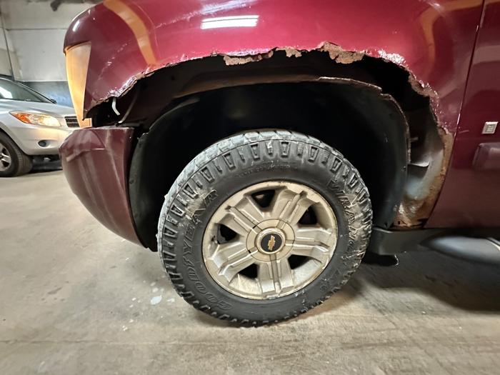 2007 chevrolet suburban lt1-1500-4wd with 322050 miles for sale near elk-river, minnesota 19ed7e138b0c410a95856daa5b1d4cae.jpeg