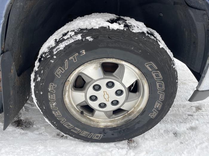 2001 chevrolet tahoe 4wd with 174356 miles for sale near fridley, minnesota 1a78a753f84b48609093a53c6d129276.jpeg