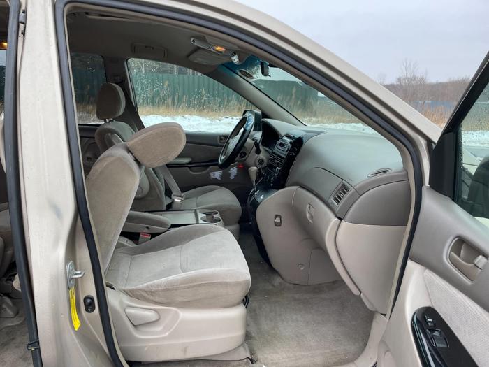 2004 toyota sienna le,ce with 177599 miles for sale near elk-river, minnesota 1ae9d289f52c43b0b968c711e9e05699.jpg