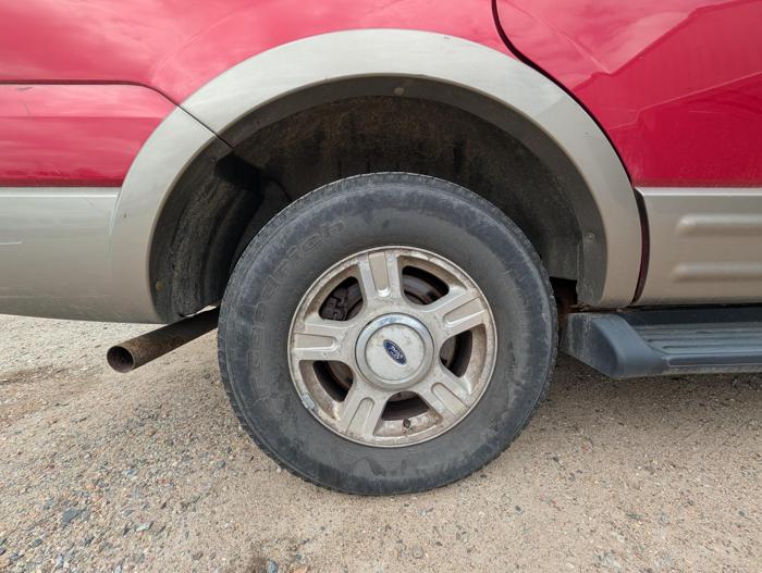 2003 ford expedition eddie-bauer-4wd with 185881 miles for sale near elk-river, minnesota 1af2bf66514c43a786b15e49fb555443.jpg